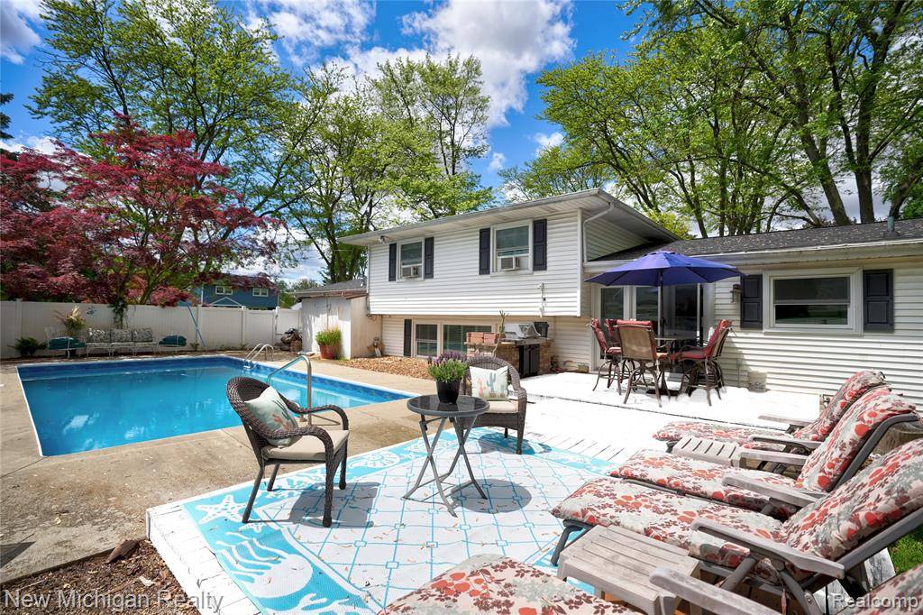 Frankenmuth, MI 48734,1 Sunburst Court