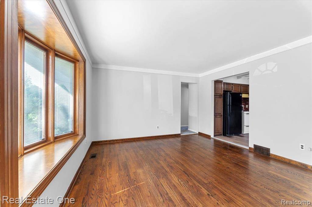 Woodhaven, MI 48183,23707 E Fairway Drive