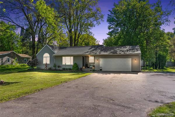3296 N Genesee Rd, Flint, MI 48506
