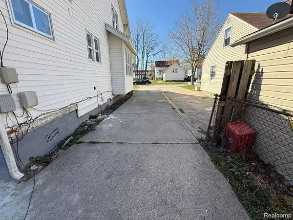 Warren, MI 48089,8419 Paige Avenue