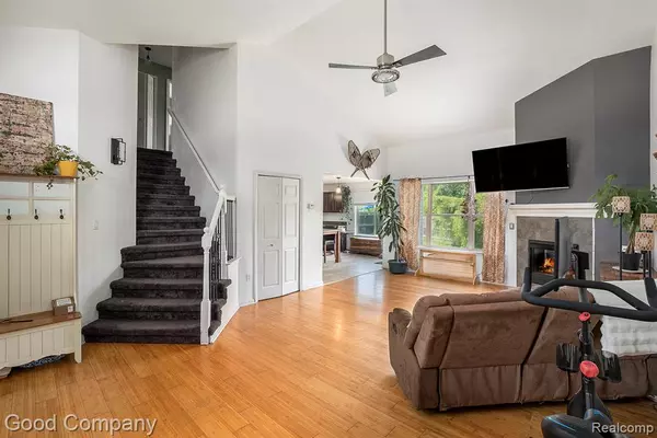 Saint Clair Shores, MI 48082,22571 E 13 Mile Road