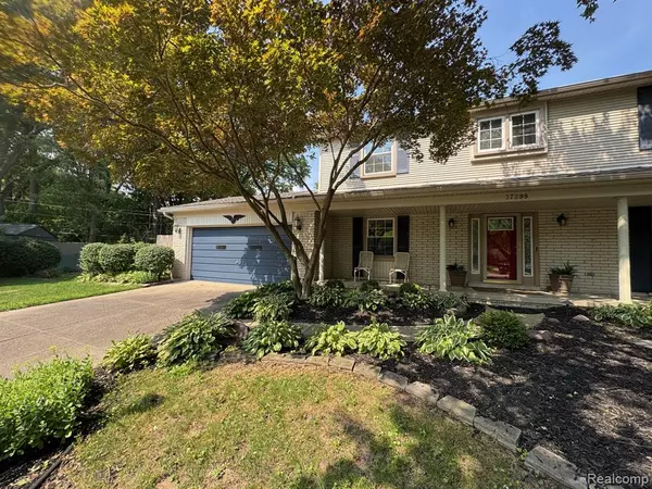 Clinton Twp, MI 48036,37298 Robindale Court