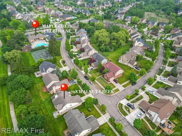 West Bloomfield, MI,4798 WALNUT CREEK Drive