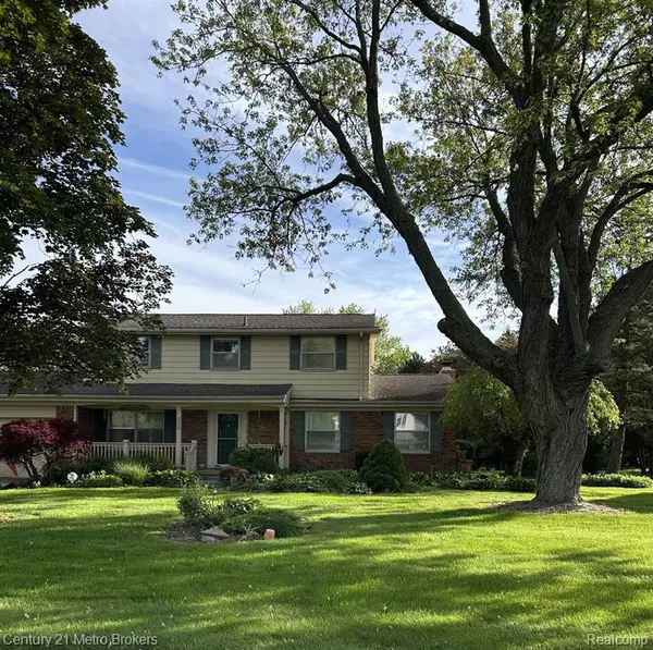 Grand Blanc, MI 48439,4315 Crestknoll Drive