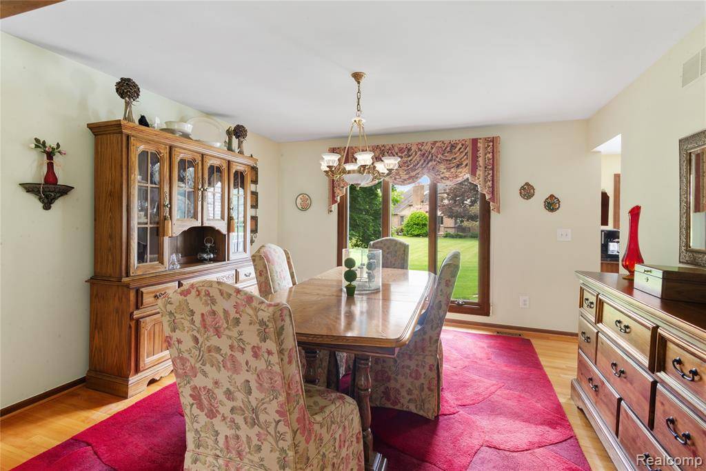 Rochester, MI 48306,295 Oakbridge Drive