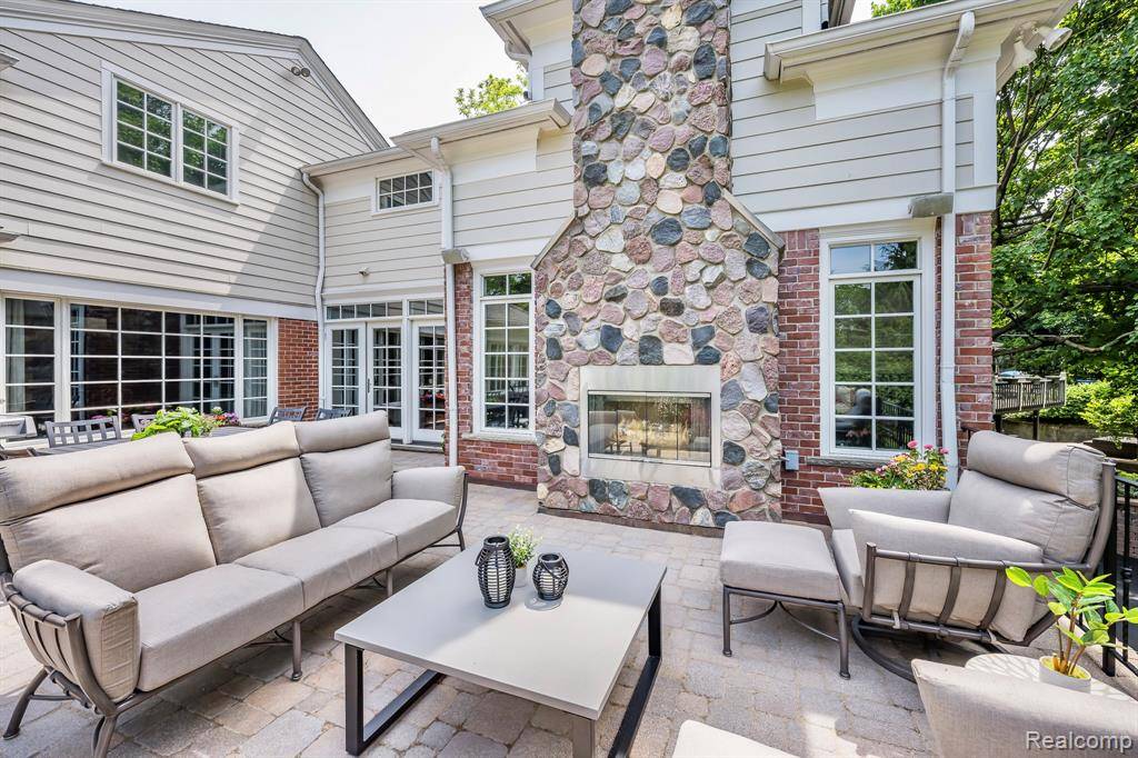 Bloomfield Hills, MI 48301,3320 Morningview Terrace