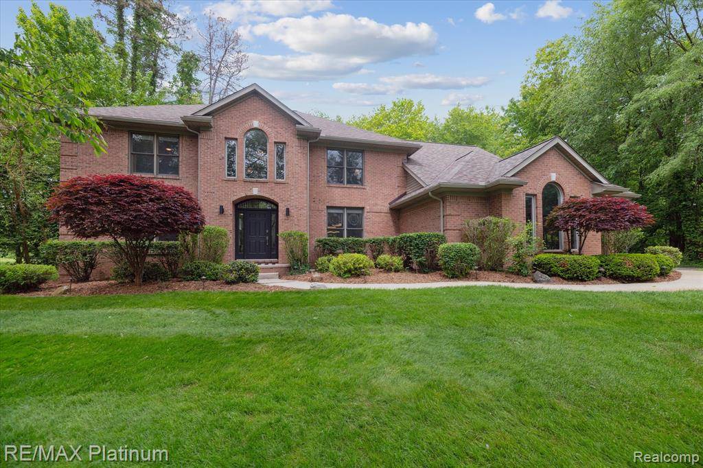 4298 EMU Drive, Pinckney, MI 48169