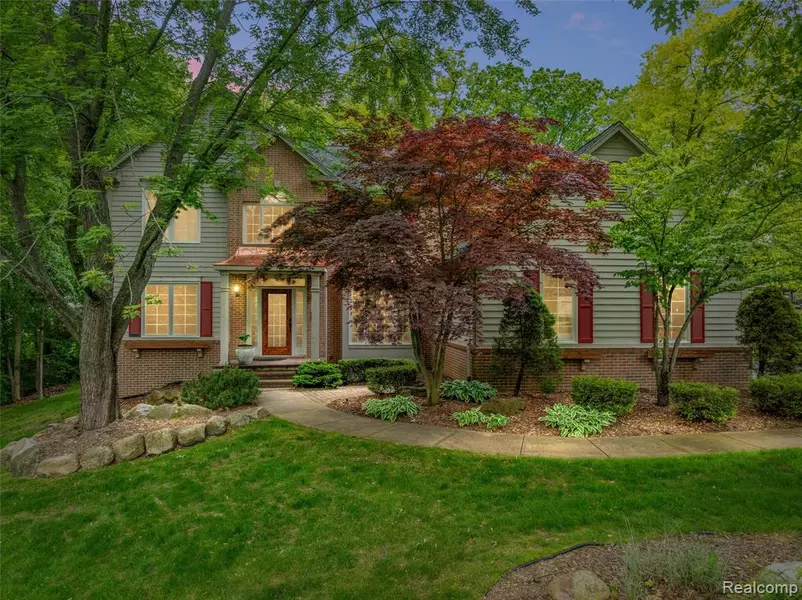 8035 High Point Trail, White Lake, MI
