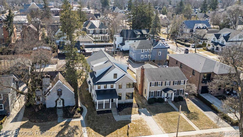 Birmingham, MI 48009,667 OAK Avenue