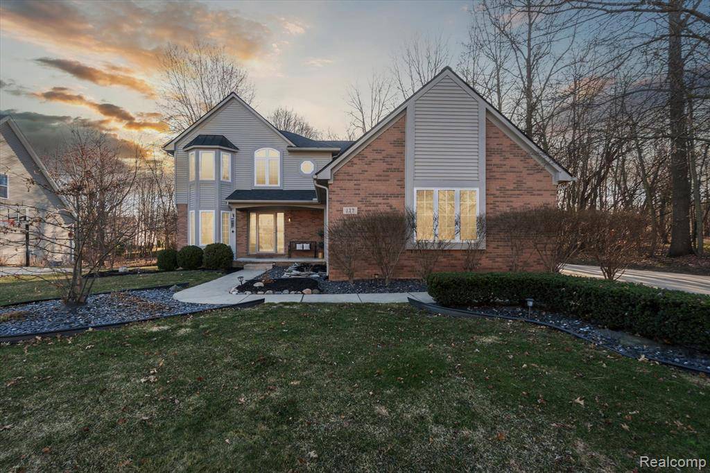 177 summer shade dr, Howell, MI 48843