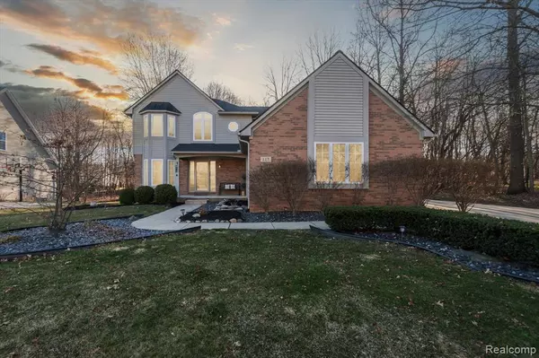177 summer shade dr, Howell, MI 48843