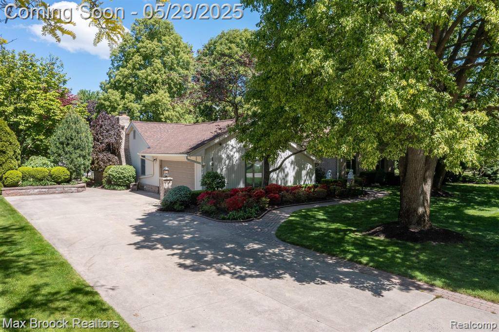 Bloomfield Hills, MI 48304,1816 Ledbury Drive