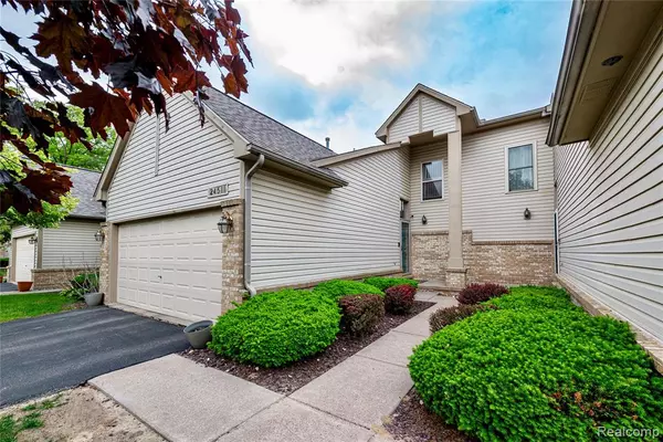 24511 Pinehurst Avenue, Oak Park, MI 48237