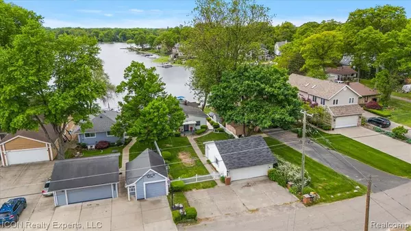 White Lake, MI,8569 COOLEY BEACH Drive