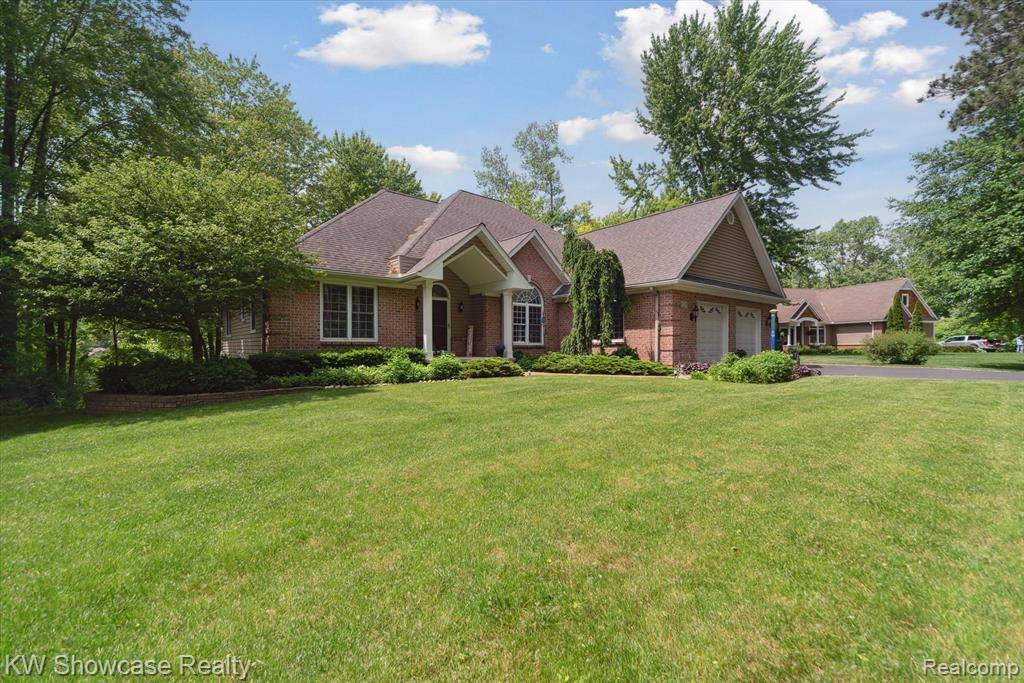Linden, MI 48451,9120 PINEVIEW LAKE Drive
