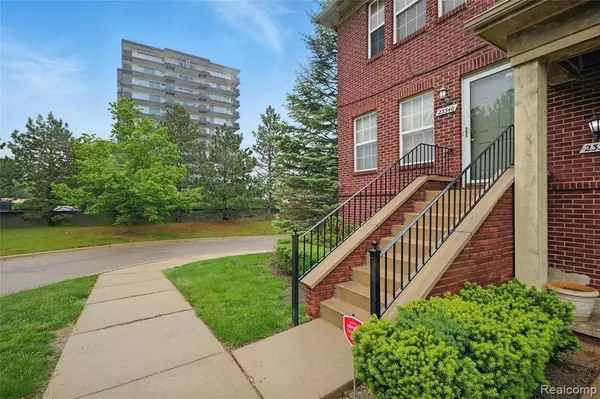 Southfield, MI 48075,23340 Poplar Drive