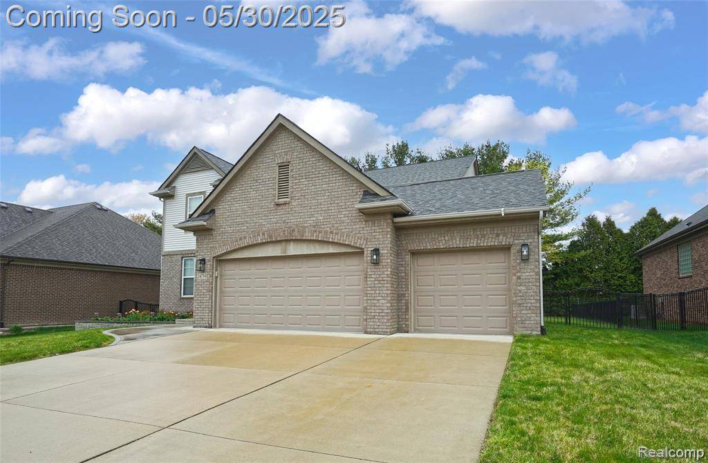 Macomb, MI 48042,24759 Kabarda Drive