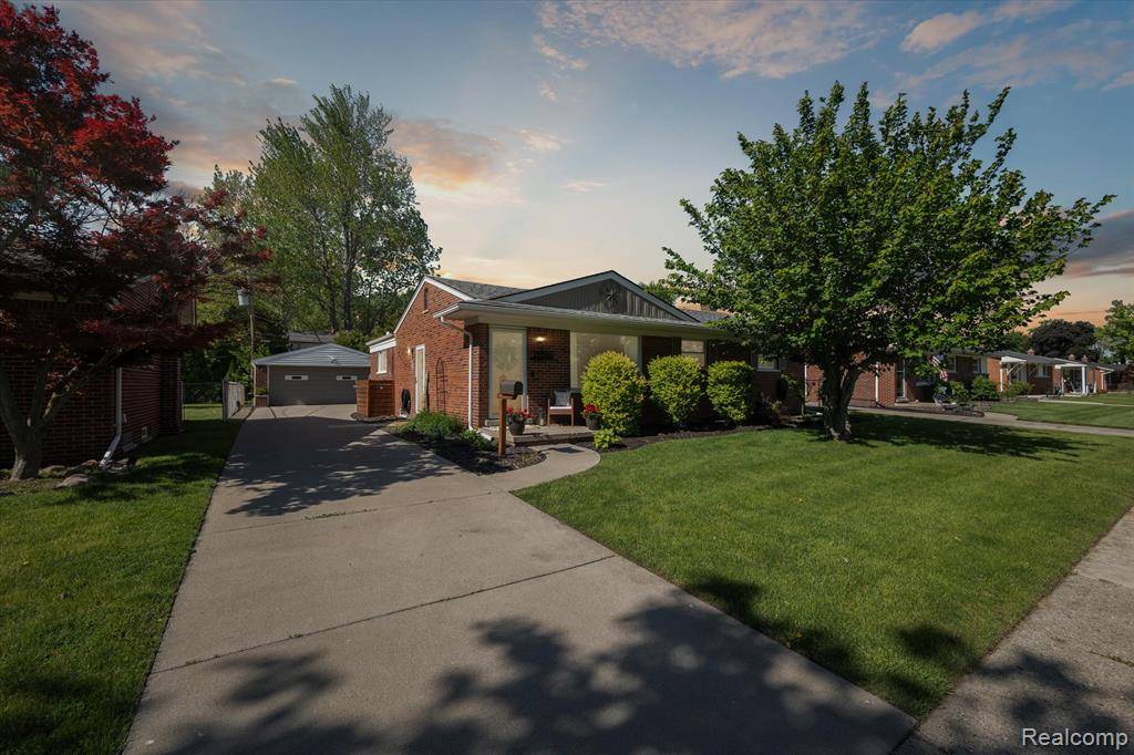 29846 Oakley Street, Livonia, MI 48154
