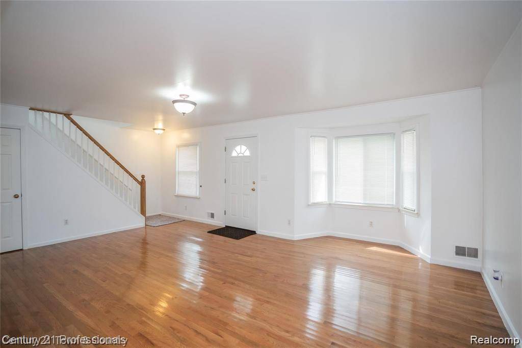 Hazel Park, MI 48030,23060 BERDENO Avenue