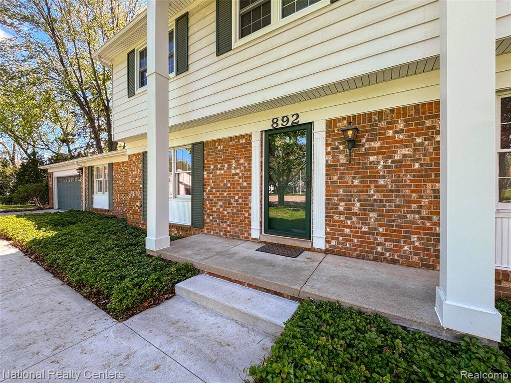 Rochester, MI 48307,892 Hemlock Court