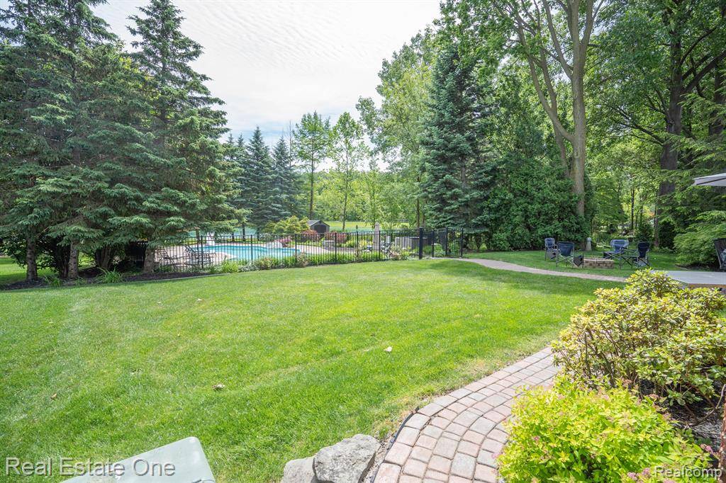 Clinton Twp, MI 48038,39888 BRYLOR