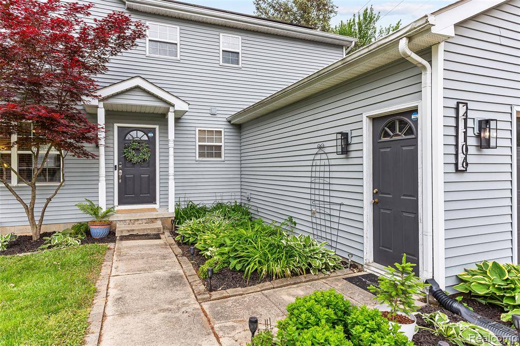 Farmington Hills, MI 48336,21106 Collingham Avenue