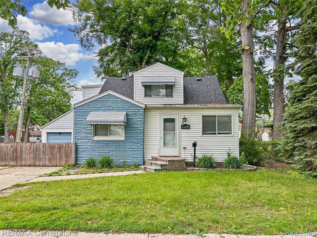 32380 Maplewood Street, Garden City, MI