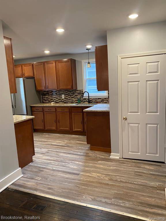 Ferndale, MI 48220,444 E MAPLEHURST Street