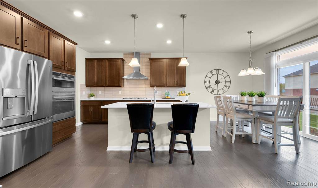 Novi, MI,43547 Bolingbrooke Lane