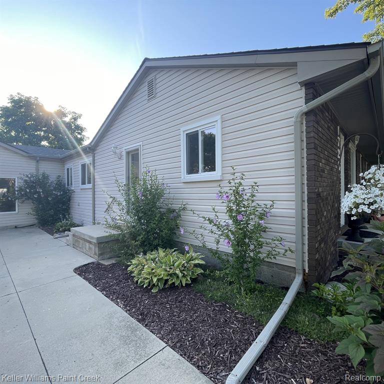 Troy, MI 48083,1723 Kirkton Dr. Drive