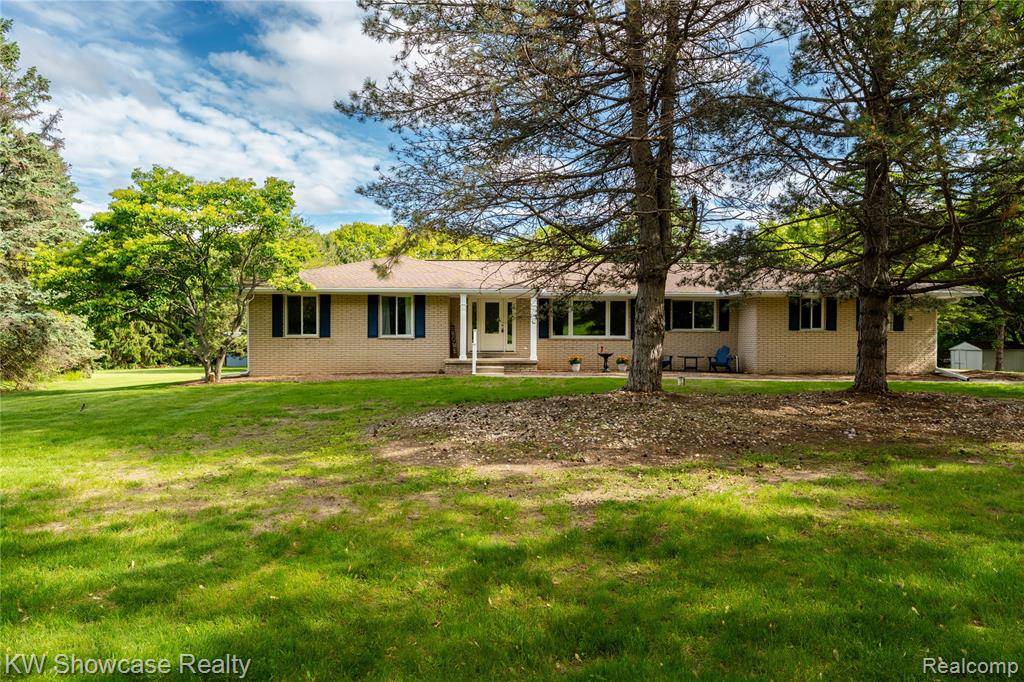 12225 Jeffers Lane, Fenton, MI 48430