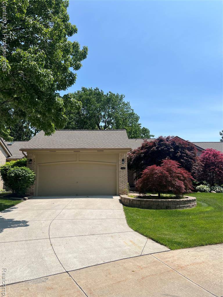 43105 W Kirkwood, Clinton Twp, MI 48038
