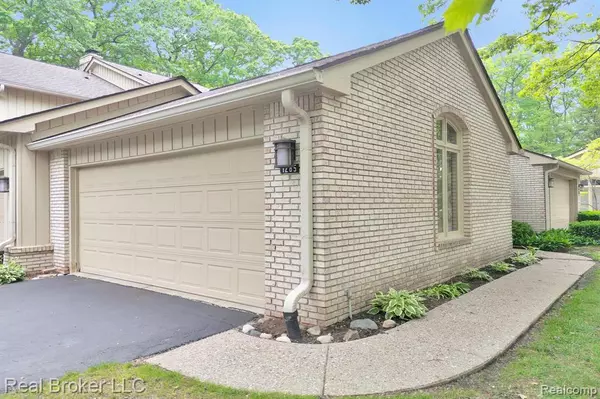 Bloomfield Hills, MI 48304,1285 Greenglen Court