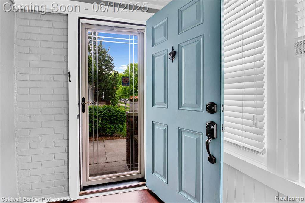 Grosse Pointe Park, MI 48230,1354 Lakepointe Street