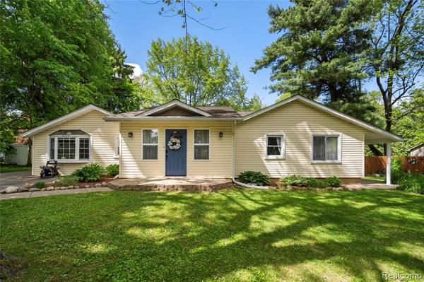 6226 Rowley Boulevard, Waterford, MI 48329