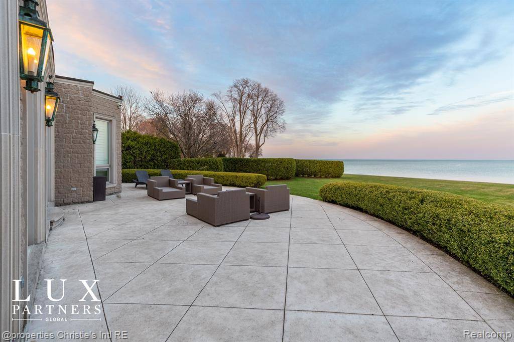 Grosse Pointe Shores, MI 48236,1010 LAKE SHORE Road