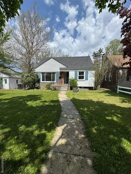 14070 Nadine Street, Oak Park, MI 48237
