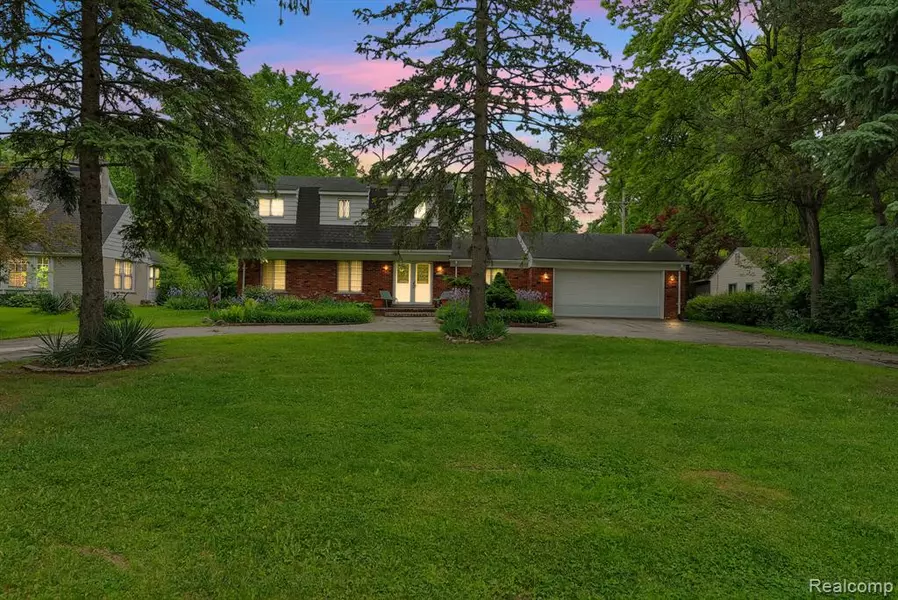 2408 Otter Street, Warren, MI 48092