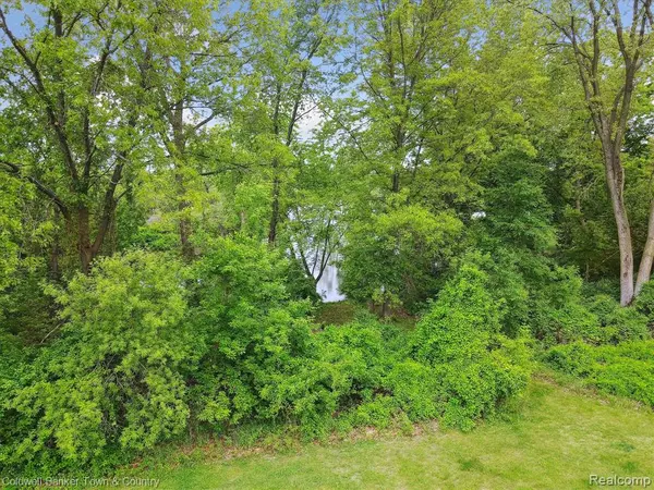 Highland, MI,0 Mallards Landing