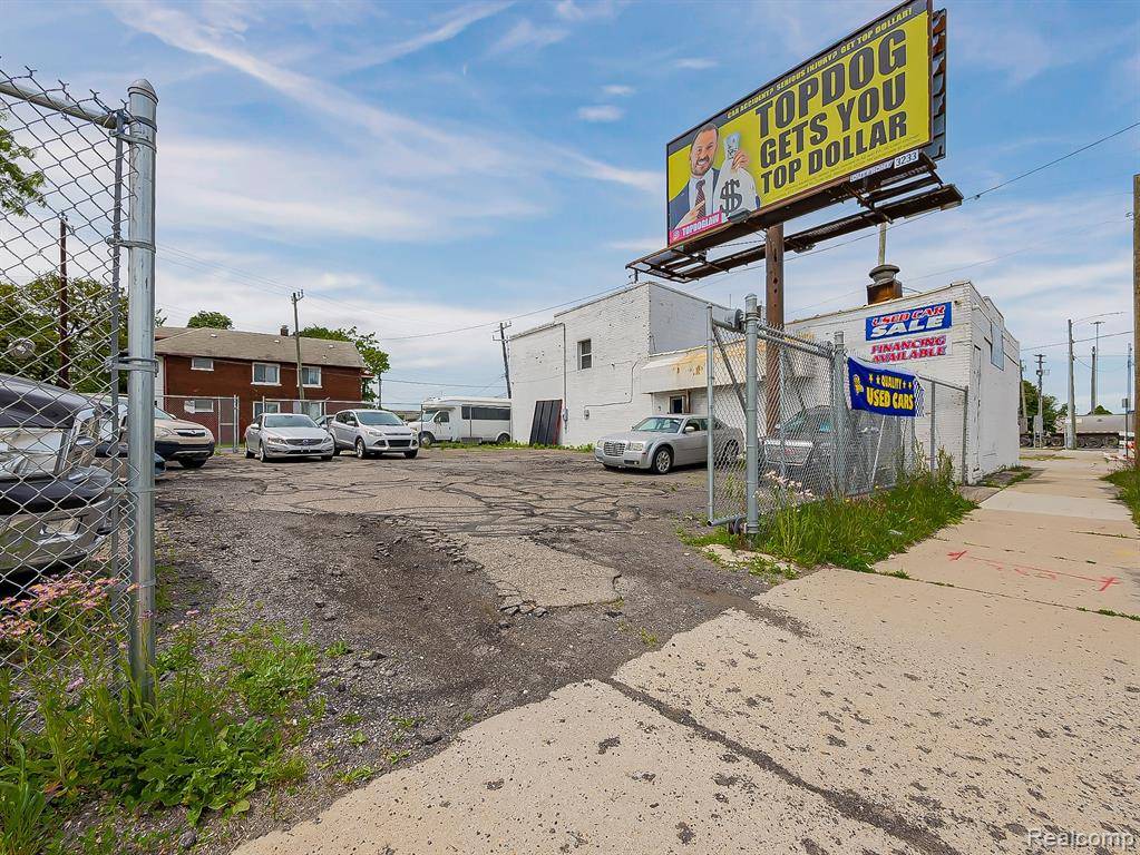 1924 S Schaefer Highway, Lincoln Park, MI 48217