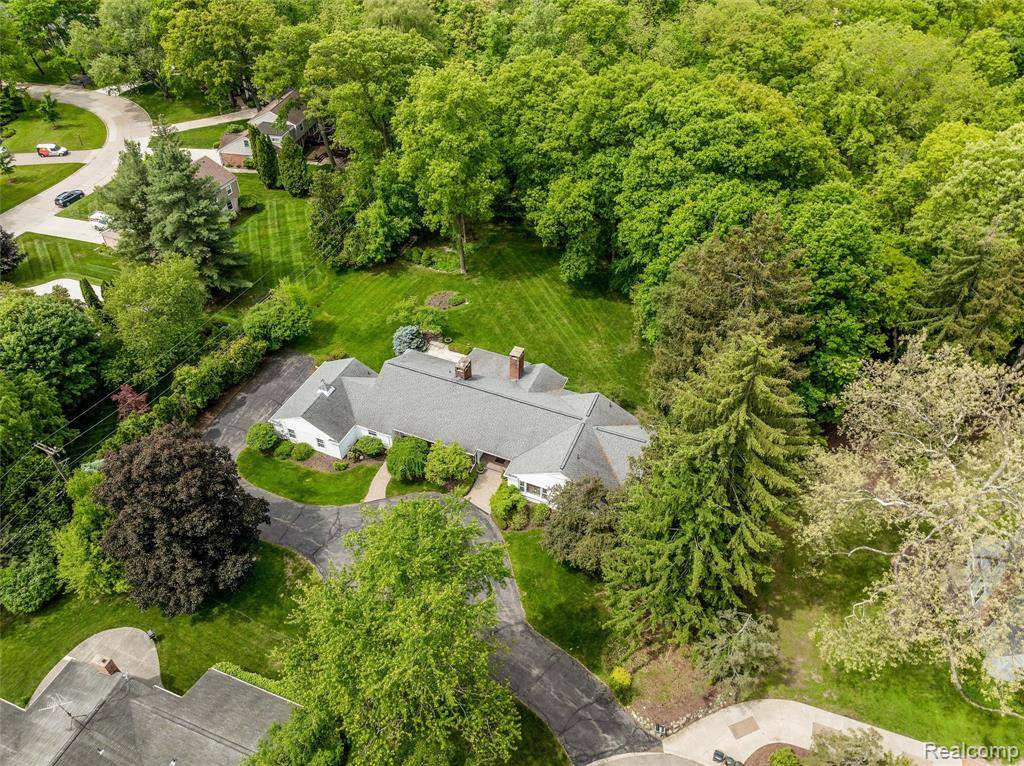 Beverly Hills, MI 48025,22191 Camelot Court