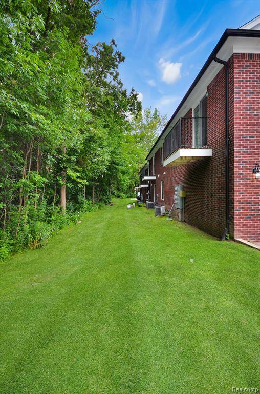Shelby Twp, MI 48316,8425 Williamstown Drive