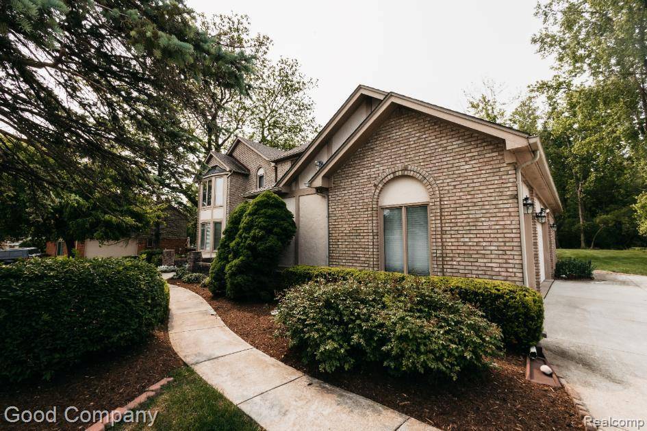 Rochester, MI 48306,515 Oakbridge Drive