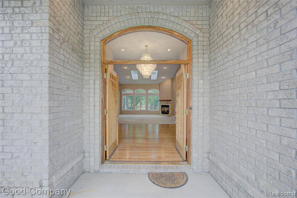 Rochester, MI 48306,374 Oakbridge Drive