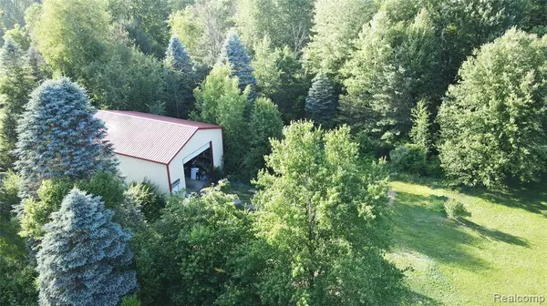 Columbiaville, MI 48421,73 Dockham Road