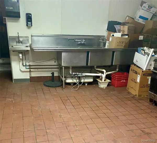 Saline, MI 48176,731 W Michigan Avenue