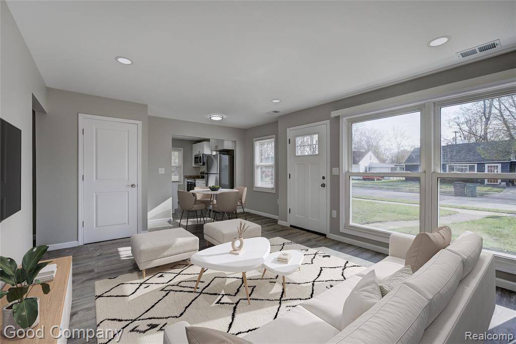 Oak Park, MI 48237,22111 CONDON Street