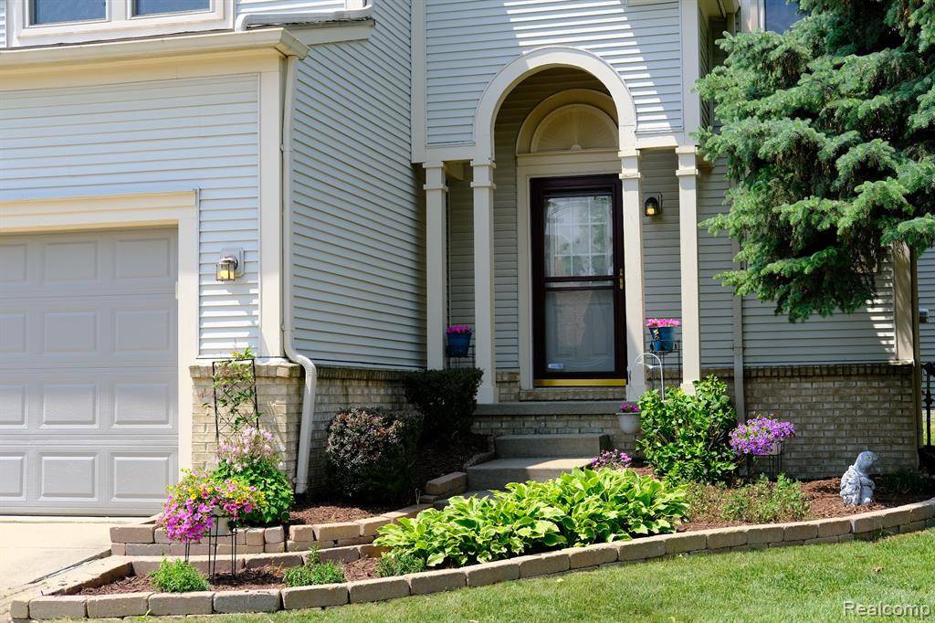Troy, MI 48084,1925 Shepherds Drive