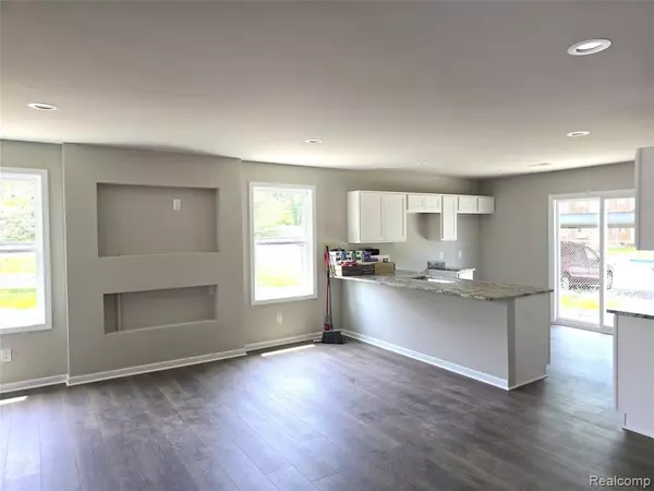 Roseville, MI 48066,18762 14 MILE RD