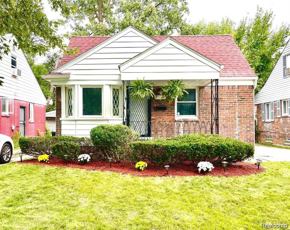 9566 Pierson Street, Plymouth, MI 48228